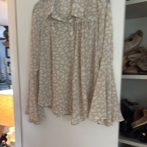Chic Beige Patterned Blouse